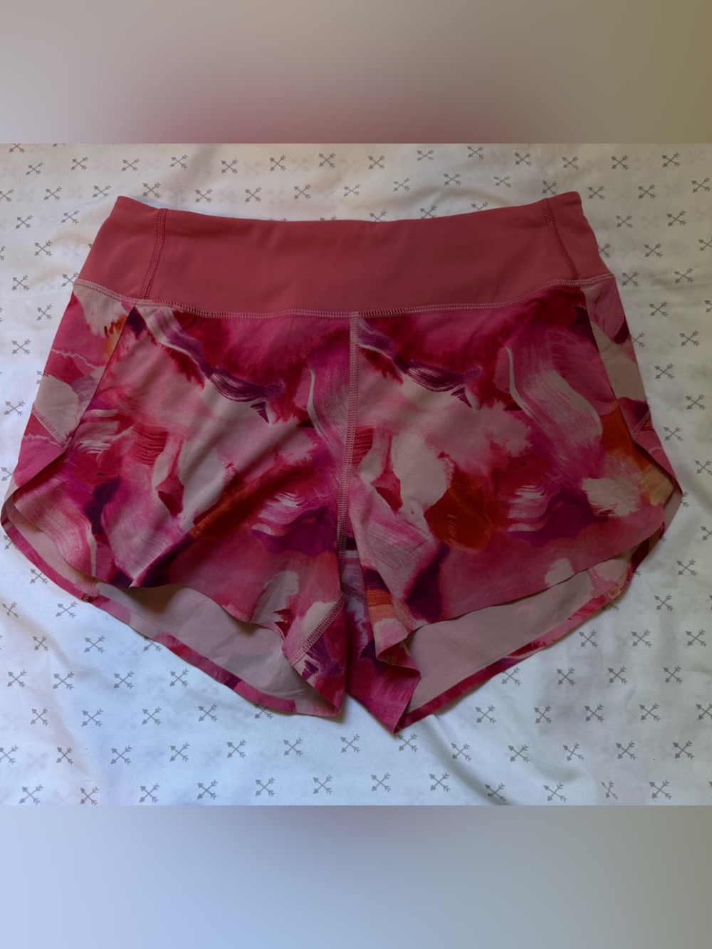 Athleta pink printed run with it 3.5 inch shorts size Small
